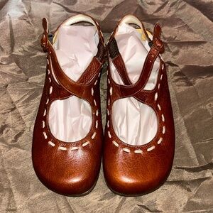 John Fluevog Tan Flats with Cream Accents